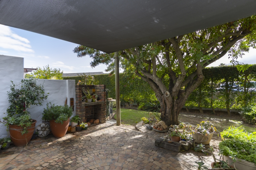 To Let 3 Bedroom Property for Rent in Kalamunda Western Cape